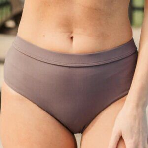 NWT Mack & Mal Large Bikini Swim Bottoms Full Coverage Charcoal Ribbed